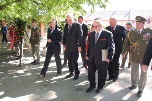 Prezident ČR Miloš Zeman a ředitel Památníku Terezín Jan Munk, Terezínská tryzna 2013
