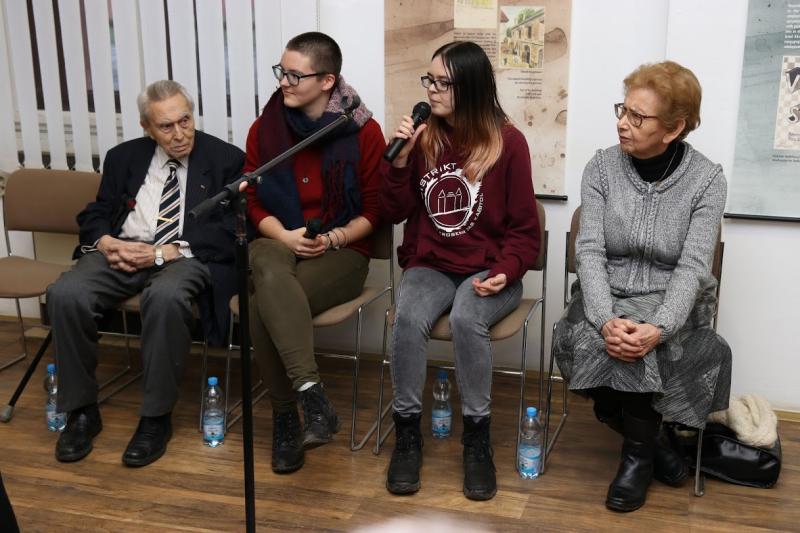 Debate with Holocaust survivors – Mrs. Dagmar Lieblová (right) and Mr. Felix Kolmer (left) during a commemorative act on the Day of Remembrance for Holocaust Victims, Small Fortress, Terezín Memorial, photo: Radim Nytl