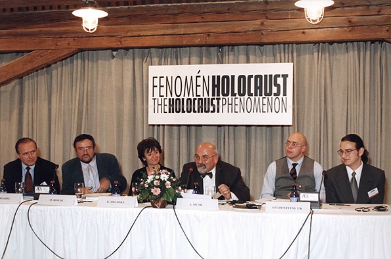 Konference Fenomén Holocaust, část jednání probíhala v Památníku Terezín, říjen 1999, FAPT 6081_26