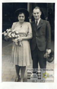 Lisa s manželem Františkem, 1945. Soukromý archiv Lisy Mikové.